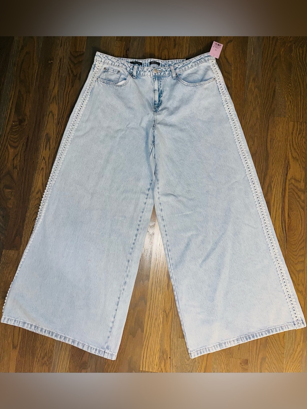 NWT Wild Fable Mid Rise Ultra Wide Leg Jeans Size 16/31 Light Wash